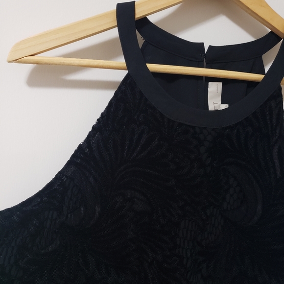 LOFT tank blouse with mesh design - Picture 2 of 2